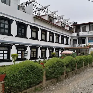 Heranya Hotel